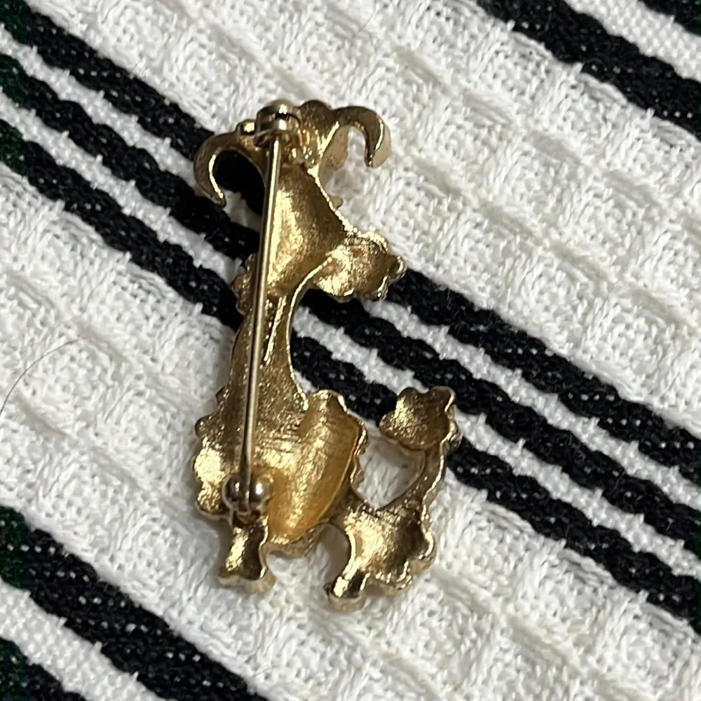 French Poodle Brooch‎ Pin Vintage Avon Brushed Gold Tone 1970’s